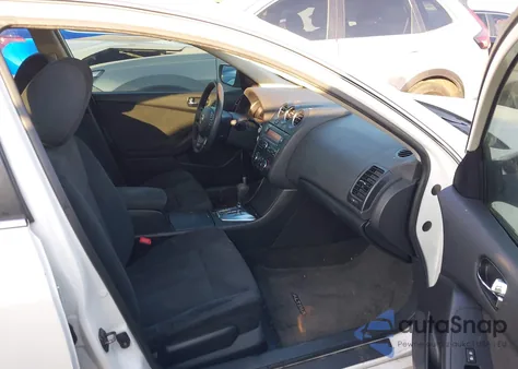 2010 Nissan Altima 2.5 S z USA, uszkodzony, nr VIN 1N4AL2AP1AN453217